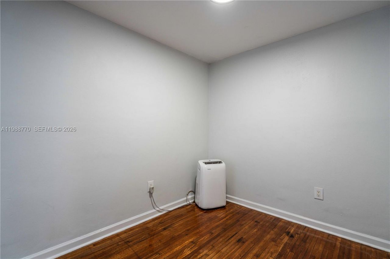 7931 East Dr, Unit 404, North Bay Village, FL 33141 Photo