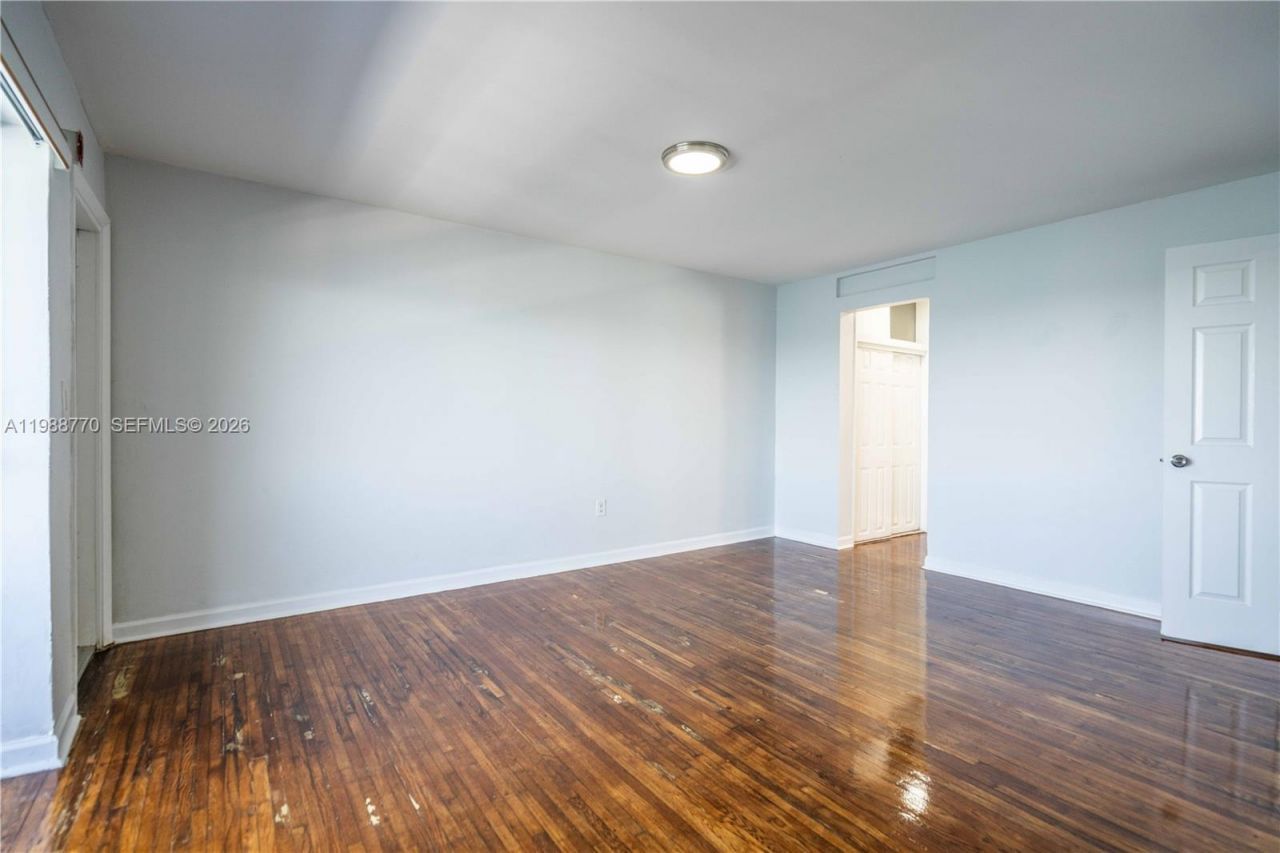 7931 East Dr, Unit 404, North Bay Village, FL 33141 Photo