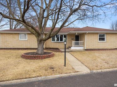 1500 HIGHWOOD Avenue, Pekin, IL 61554