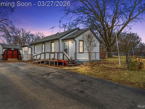 782 Stanley Avenue, Pontiac, MI 48340