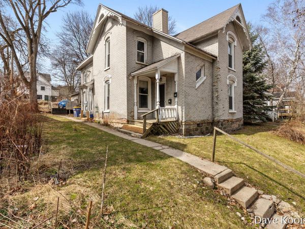 737 Clancy Avenue NE, Grand Rapids, MI 49503