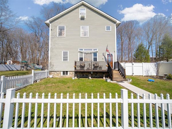 11 Grove Street, Highland, NY 12528