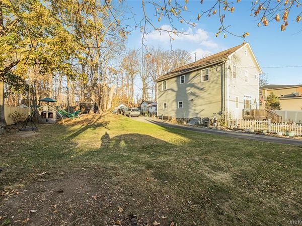 11 Grove Street, Highland, NY 12528