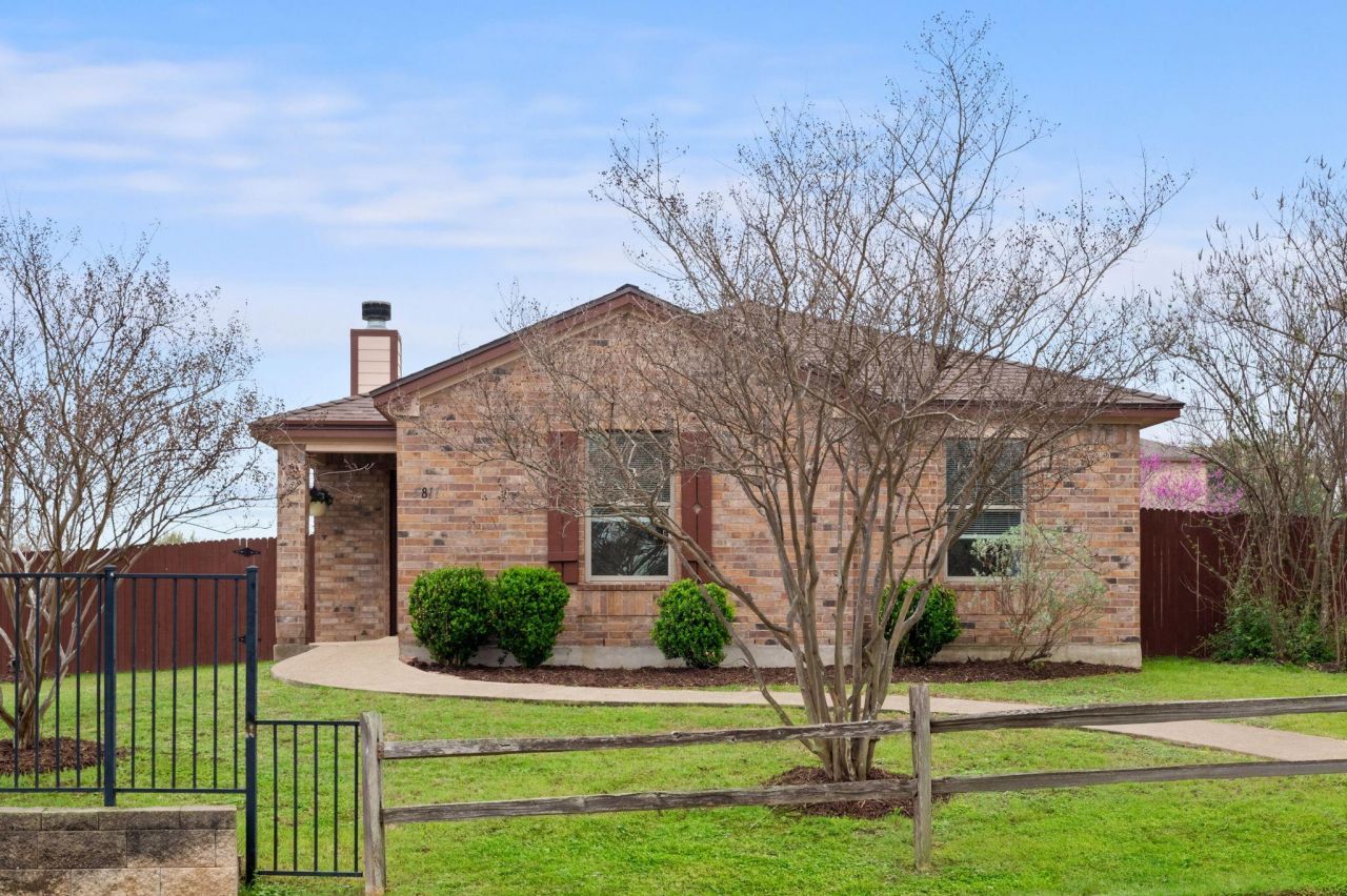 5811 Viewpoint Dr, Austin, TX 78744 Main Photo