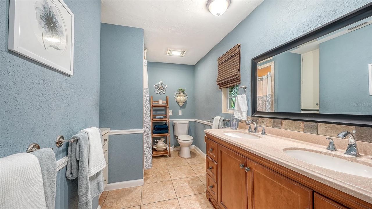 836 Magellan Drive, Sarasota, FL 34243 Photo