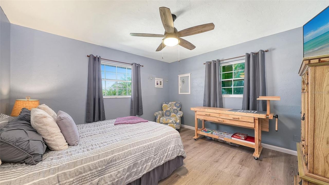 836 Magellan Drive, Sarasota, FL 34243 Photo
