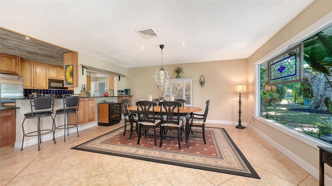 836 Magellan Drive , Sarasota, FL 34243 Photo