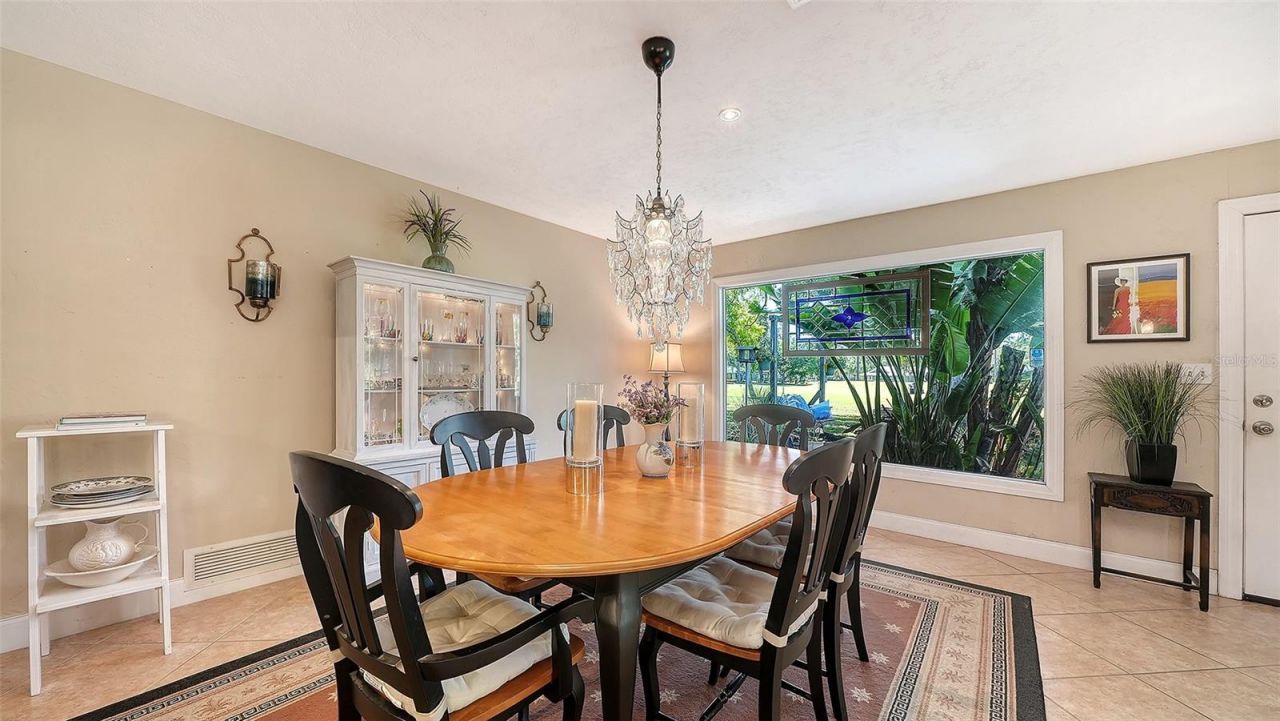 836 Magellan Drive , Sarasota, FL 34243 Photo