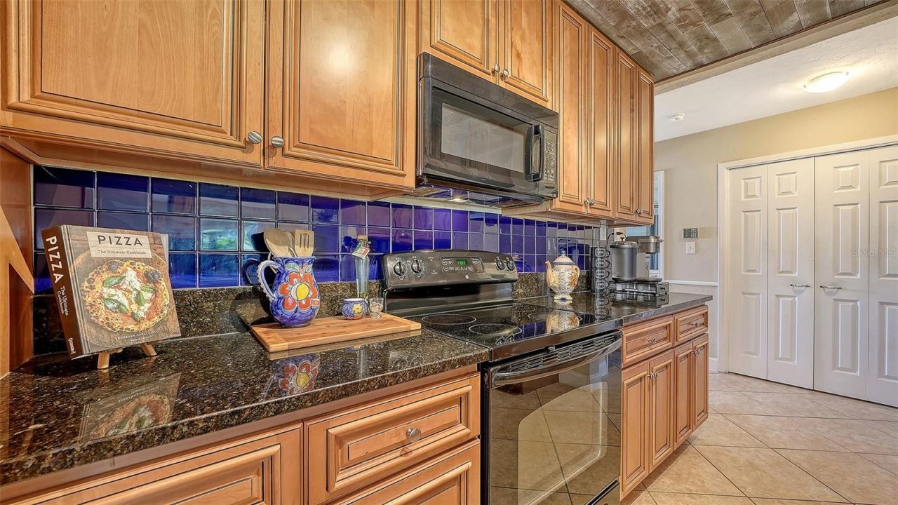 836 Magellan Drive , Sarasota, FL 34243 Photo