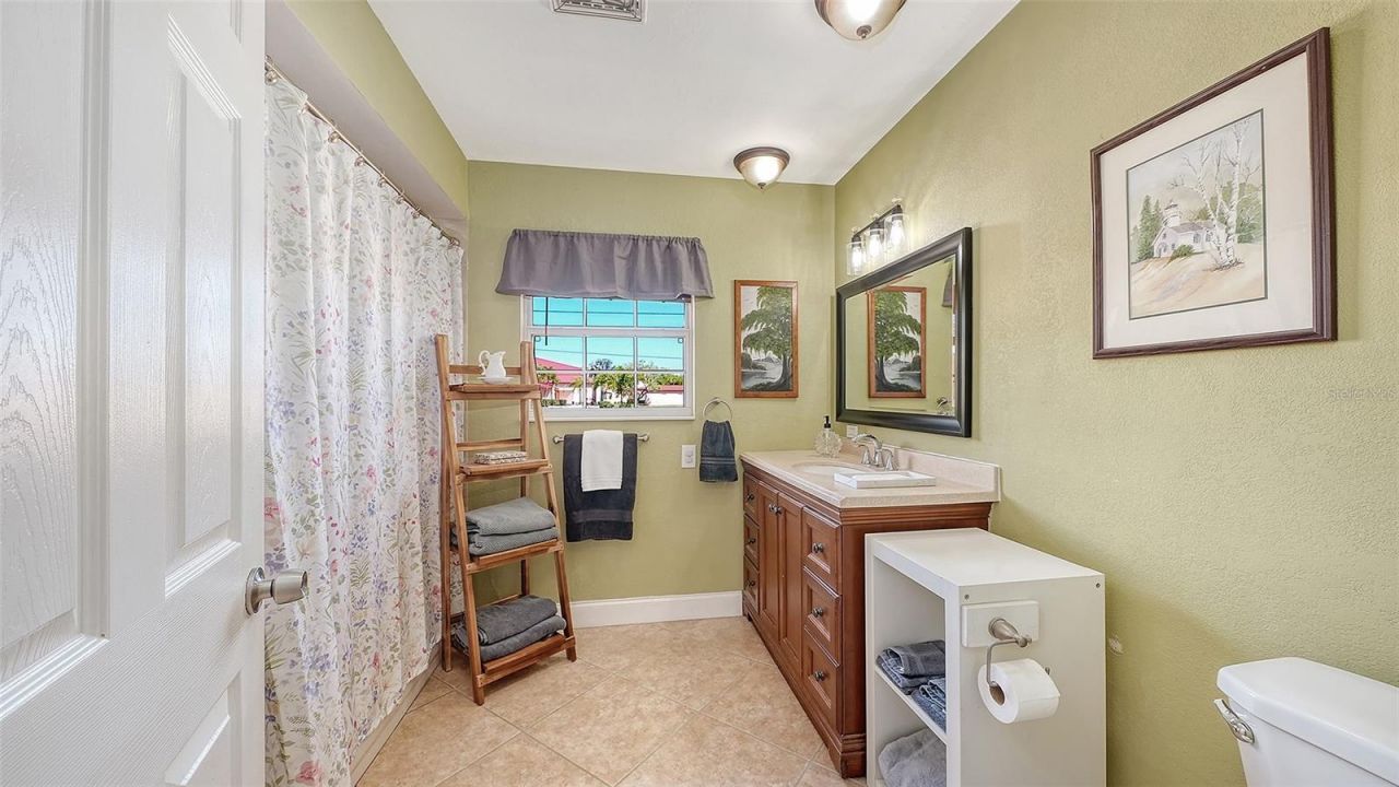 836 Magellan Drive, Sarasota, FL 34243 Photo