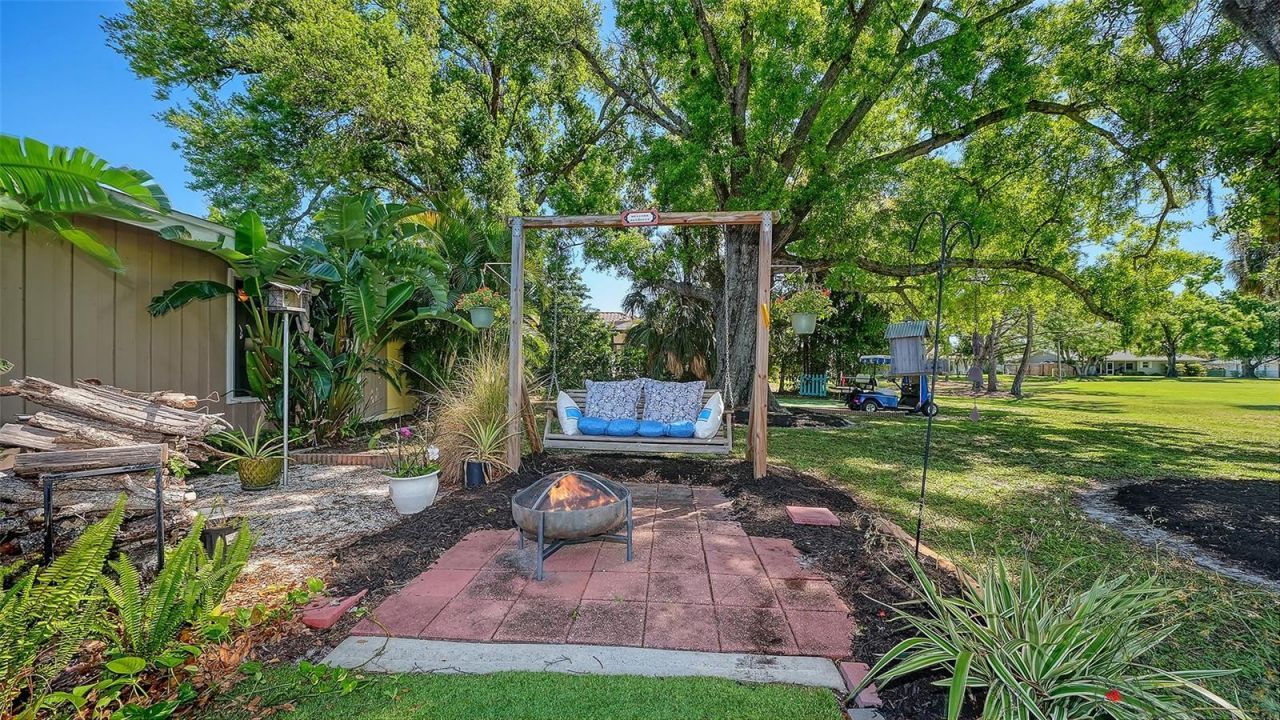 836 Magellan Drive, Sarasota, FL 34243 Photo