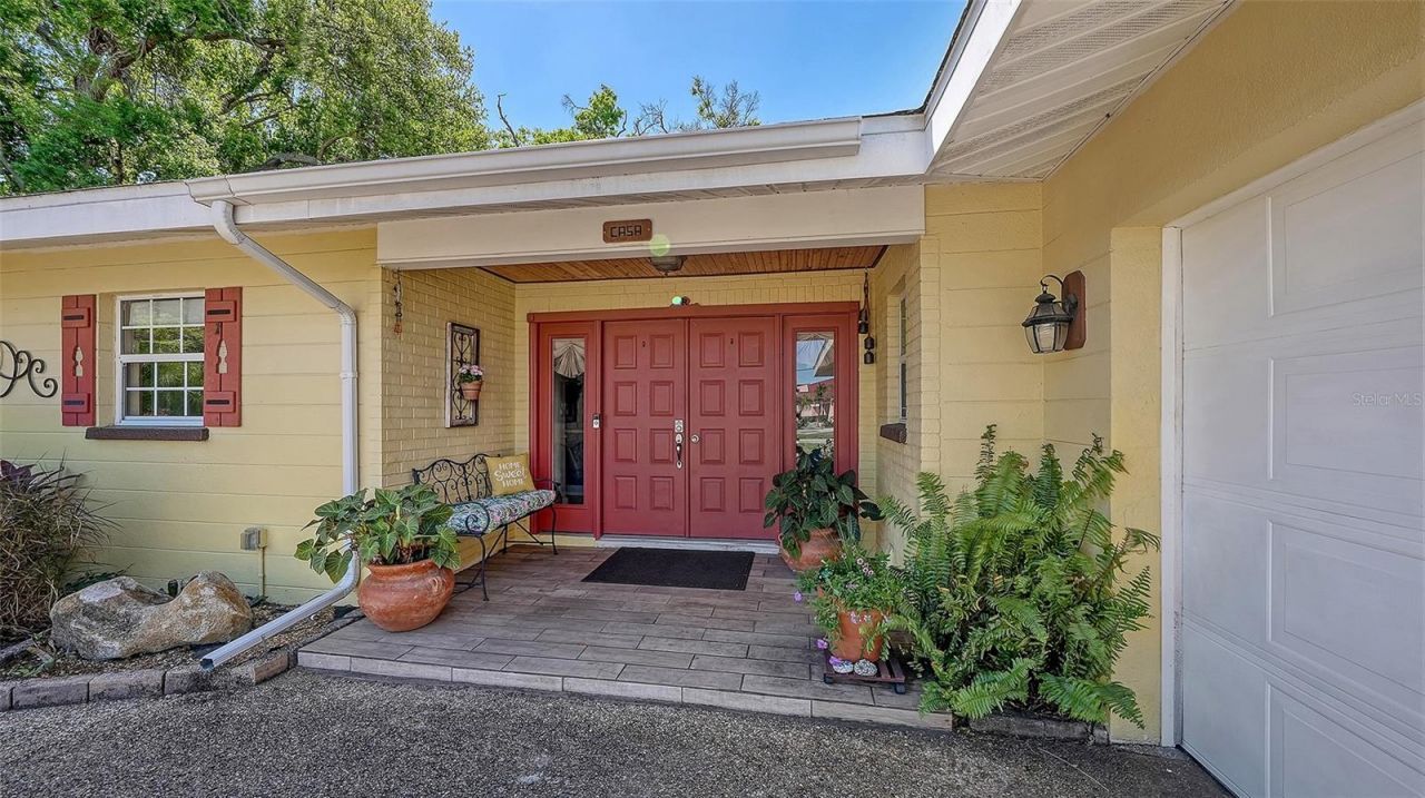 836 Magellan Drive, Sarasota, FL 34243 Photo