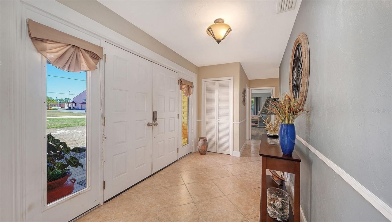 836 Magellan Drive , Sarasota, FL 34243 Photo