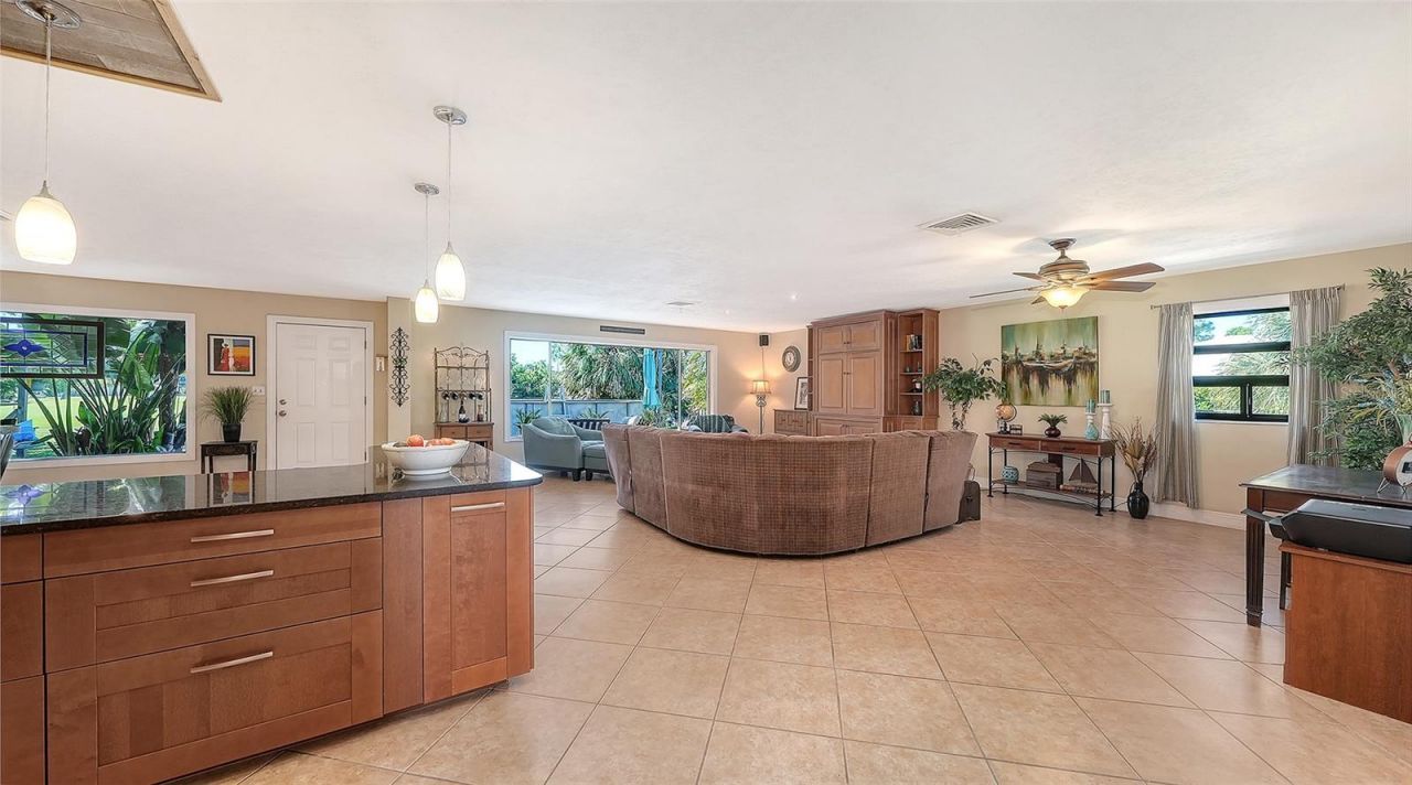 836 Magellan Drive , Sarasota, FL 34243 Photo