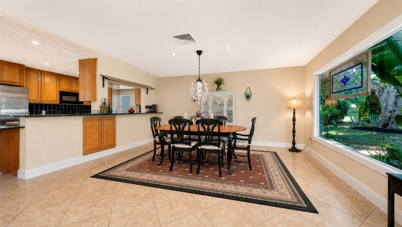 836 Magellan Drive, Sarasota, FL 34243 Photo