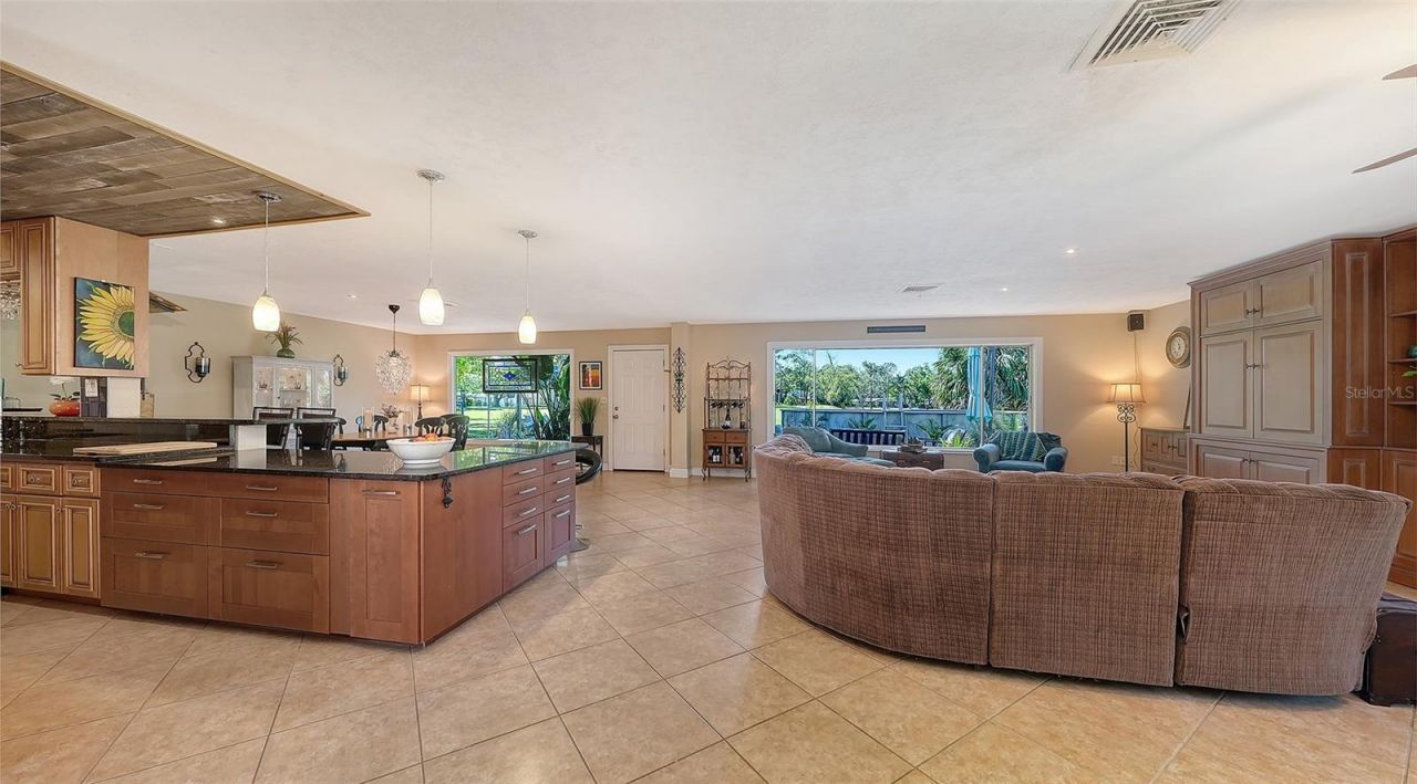 836 Magellan Drive , Sarasota, FL 34243 Photo