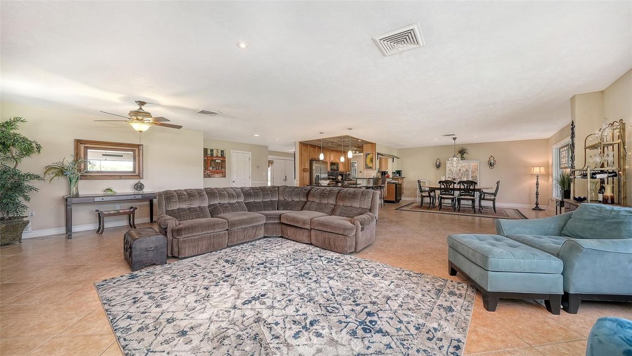 836 Magellan Drive , Sarasota, FL 34243 Photo