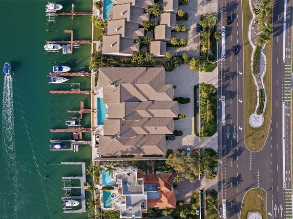 830 PINELLAS BAYWAY S, ST PETERSBURG, FL 33715