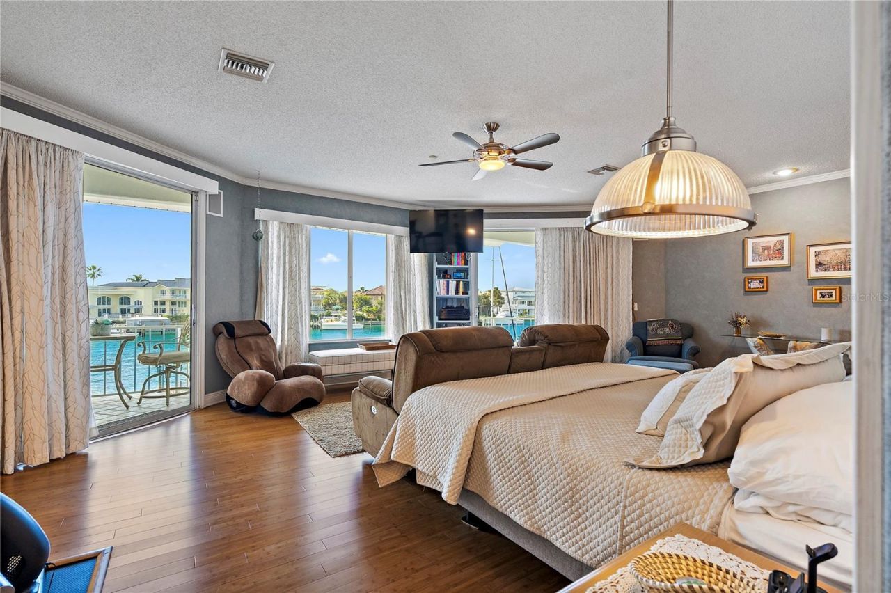 830 Pinellas Bayway S, Saint Petersburg, FL 33715 Photo