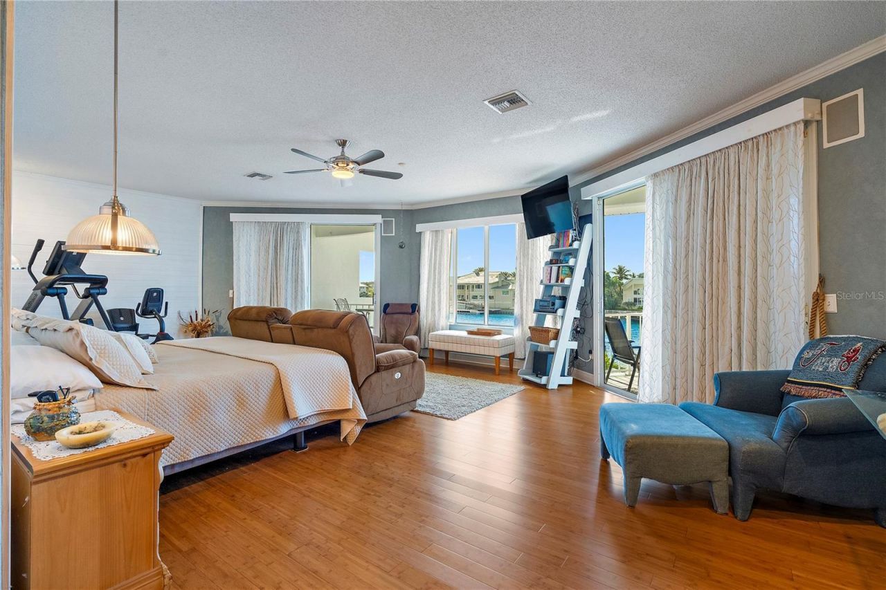 830 Pinellas Bayway S, Saint Petersburg, FL 33715 Photo