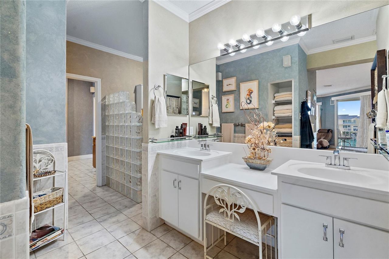 830 Pinellas Bayway S, Saint Petersburg, FL 33715 Photo