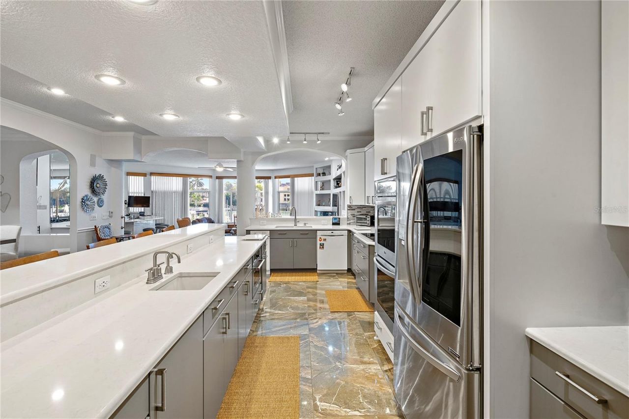 830 Pinellas Bayway S, Saint Petersburg, FL 33715 Photo
