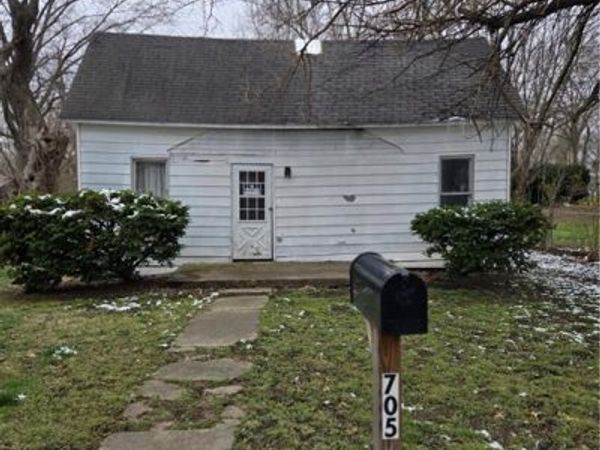 705 N New York Avenue, Sedalia, MO 65301