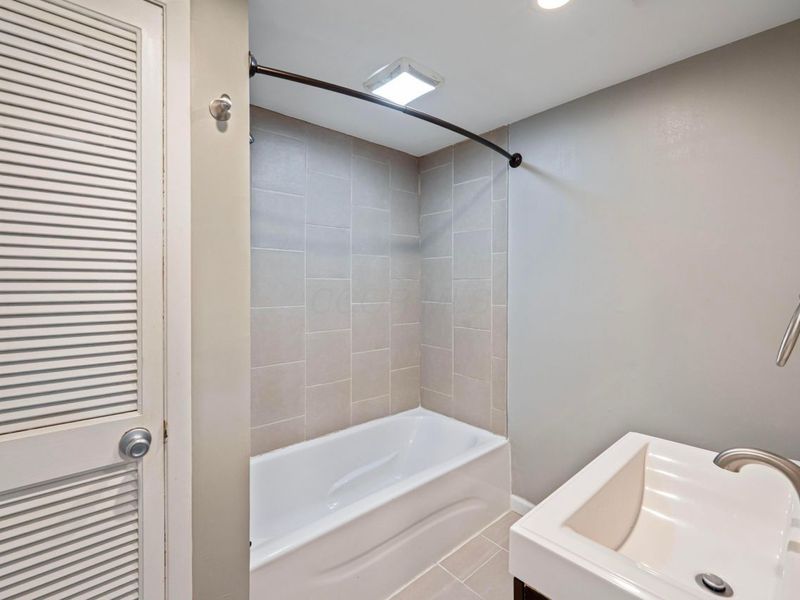 514 W 1st Avenue, Columbus, OH 43201 Photo 2