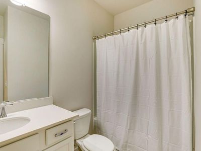 1010 Pettiford Place, Hanahan, SC 29410