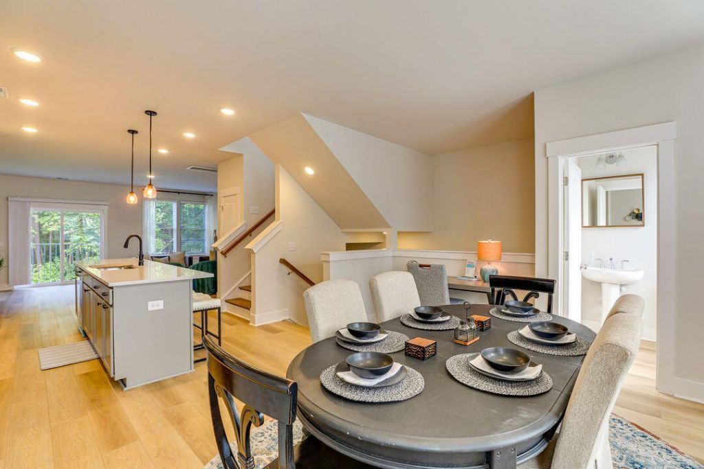 1010 Pettiford Place Photo 16