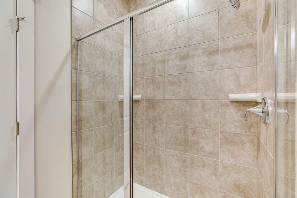 1010 Pettiford Place Photo 18