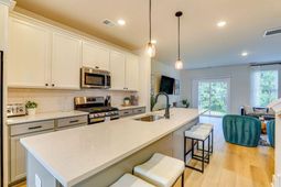 1010 Pettiford Place photo 4