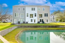 1010 Pettiford Place photo 4