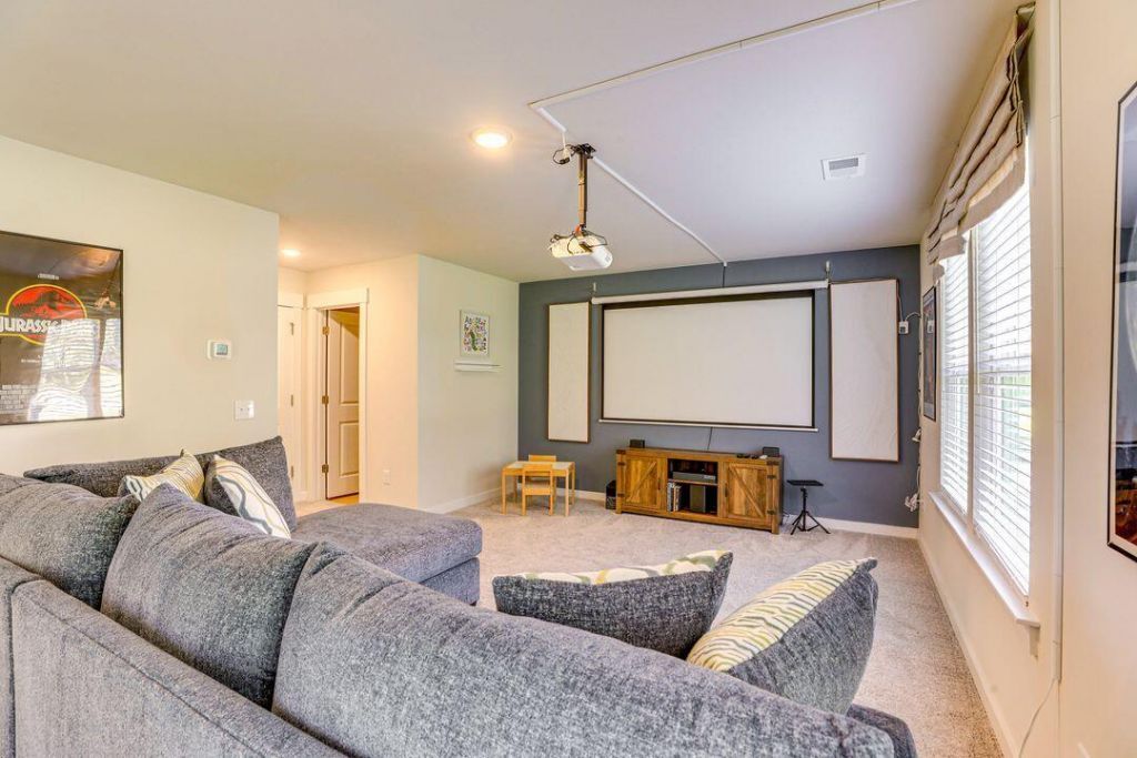 1010 Pettiford Place Photo 7