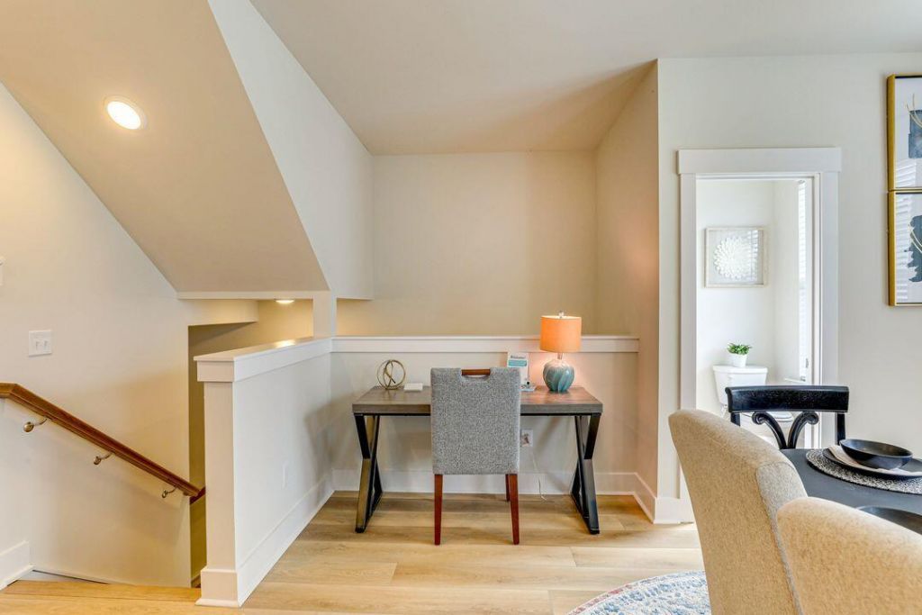 1010 Pettiford Place Photo 9