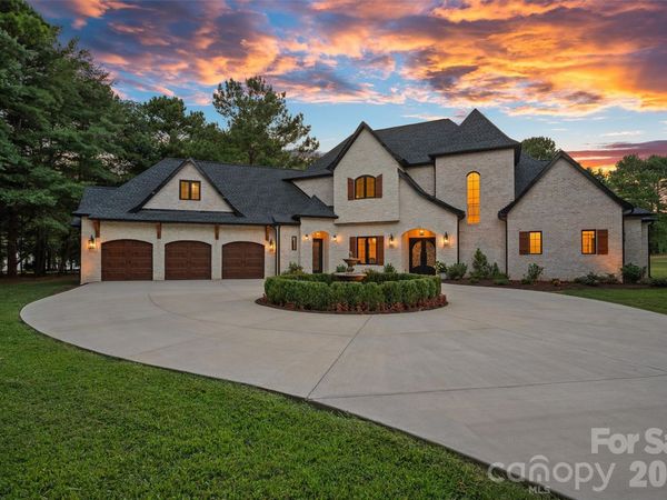 152 Forum Drive , Mooresville, NC 28117