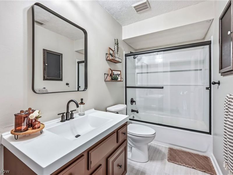 325 Nebraska Avenue , Mc Donald, OH 44437 Photo 22