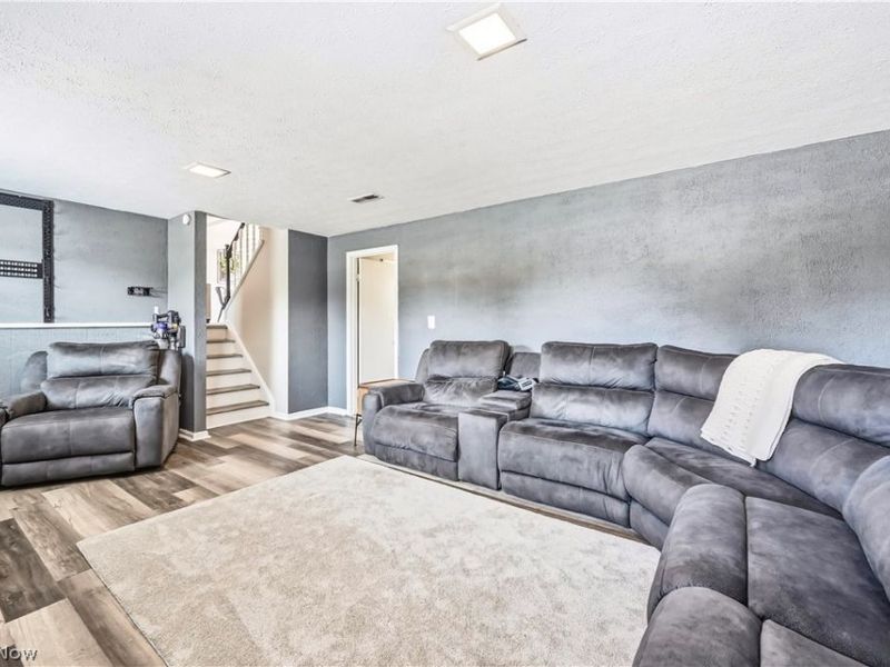 325 Nebraska Avenue , Mc Donald, OH 44437 Photo 26