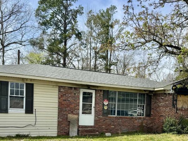 774 PEACH ST, Selmer, TN 38375