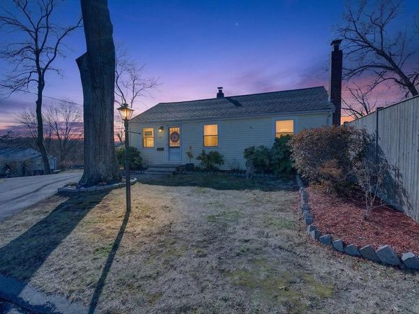 84 Algonquin St, Brockton, MA 02302