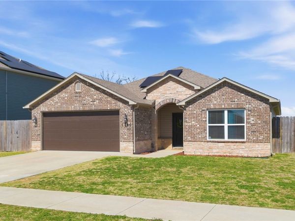 1700 Hermitage Drive, Centerton, AR 72719