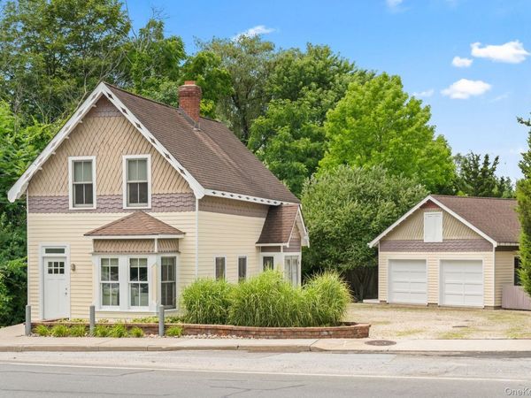 67 Fort Salonga Road , Northport, NY 11768