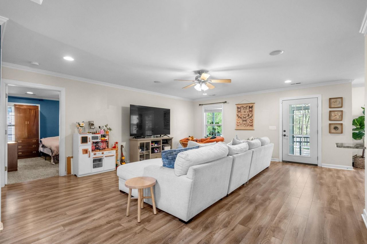 116 Creel St. Photo 16