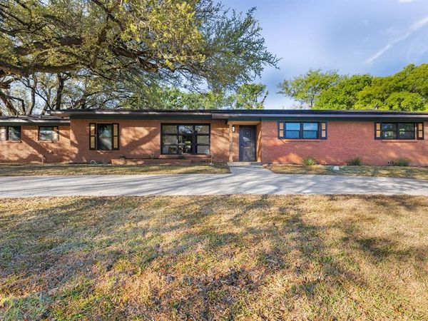2324 Wooded Acres Drive , Waco, TX 76710