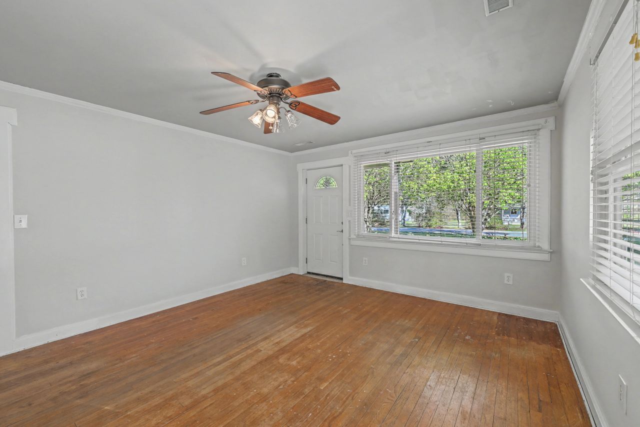 115 Marilyn Street Photo 11