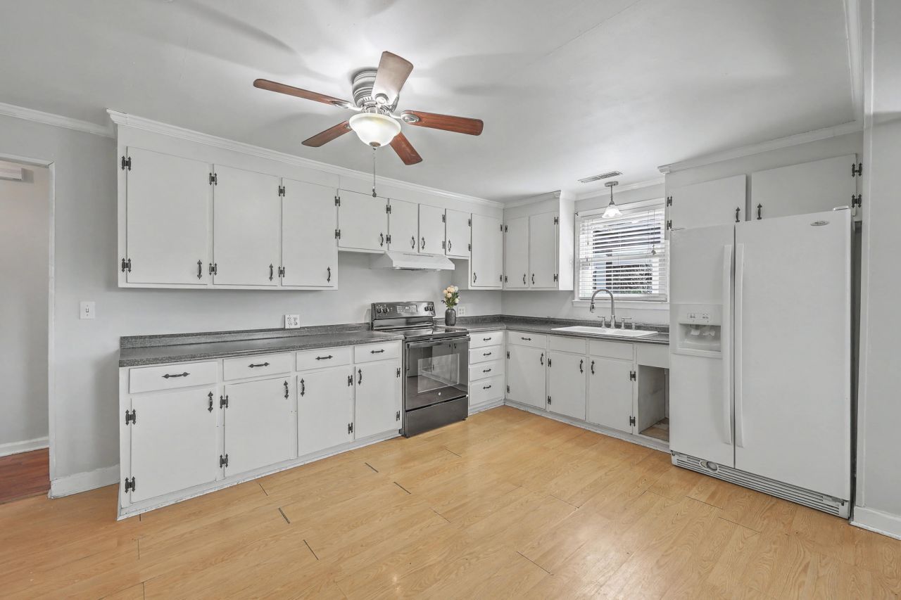 115 Marilyn Street Photo 12