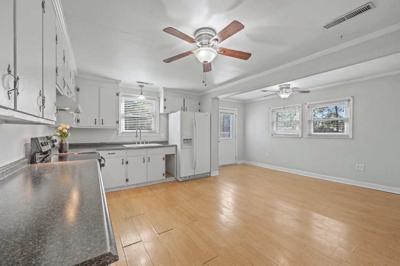 115 Marilyn Street Photo 15