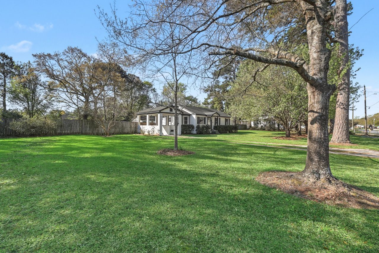 115 Marilyn Street Photo 2