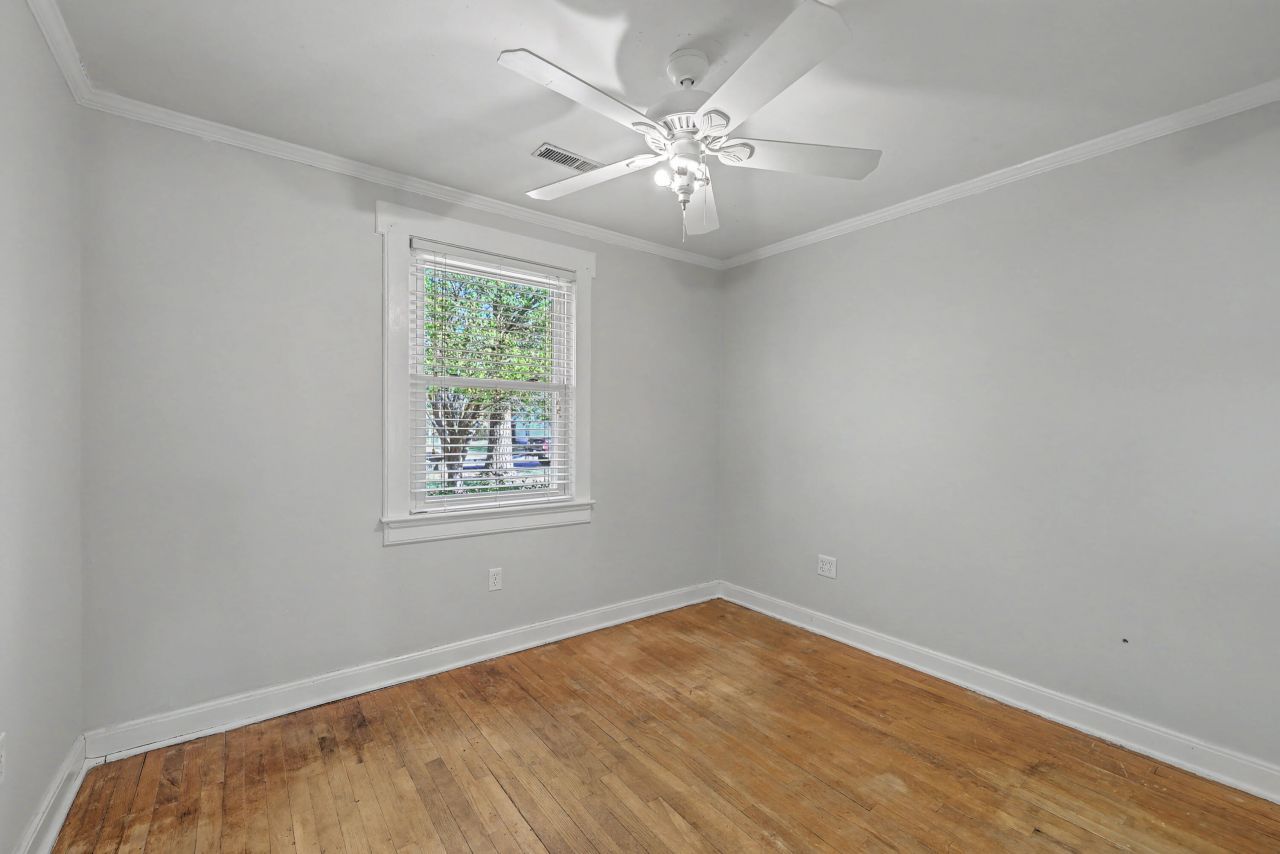 115 Marilyn Street Photo 22