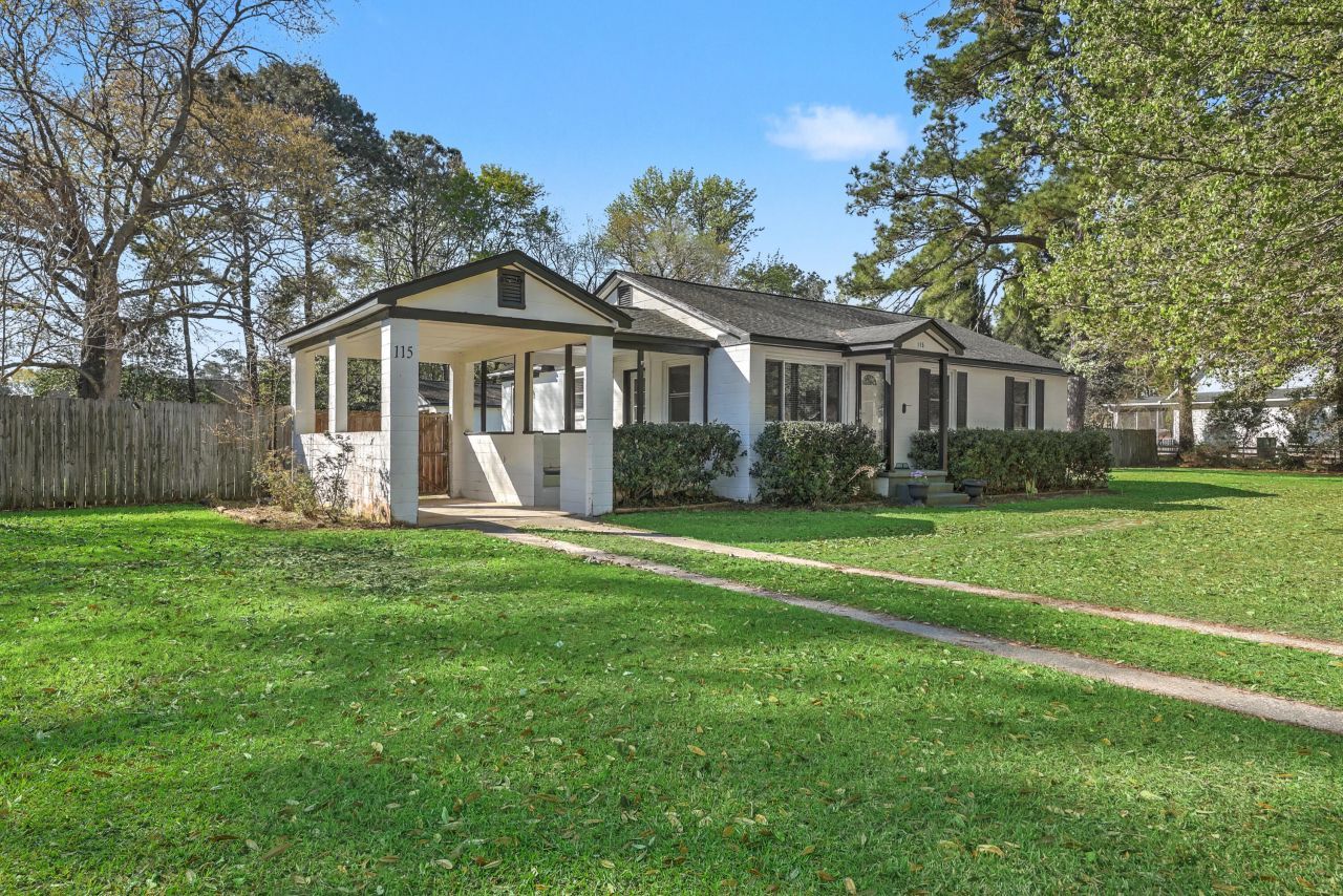 115 Marilyn Street Photo 3